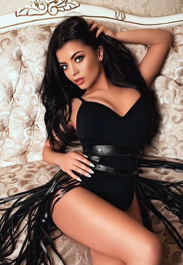 Escort Lillie, Szekszárd luxury companion