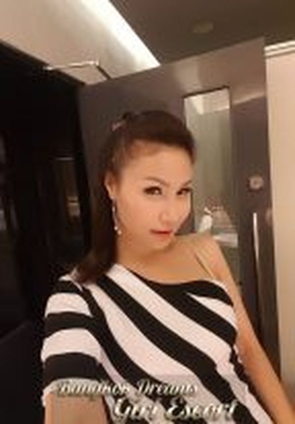 Escort Kurbino, Budapest kissing gfe massage