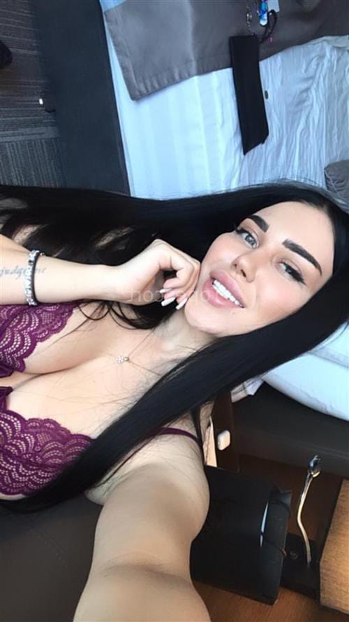 Escort Bettelehem, Tatabánya elli contact me to set up a date